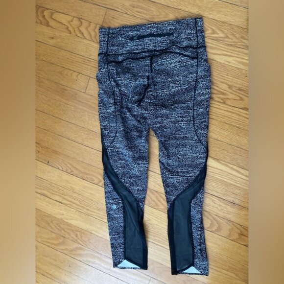 lululemon Pace Perfect High-Rise Tight 25” - Picture 4 of 7